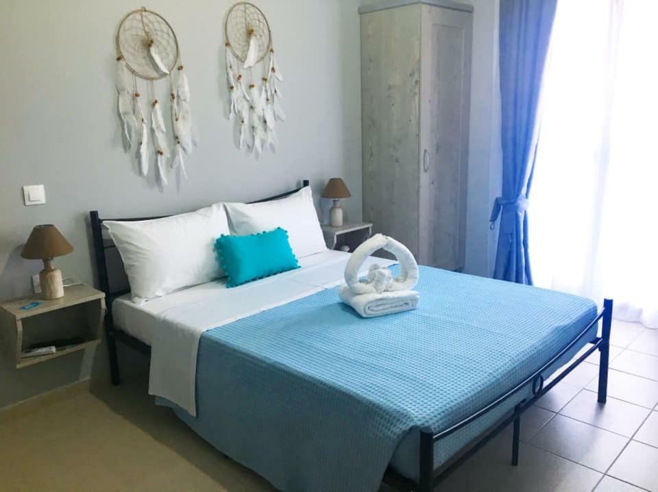 Almira - Rooms To Let Nea Roda Eksteriør billede